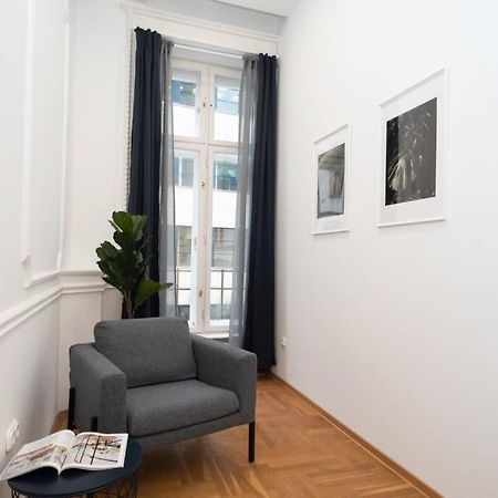 Best Located, 150 M2 5 Bedrooms Apt., Βουδαπέστη Εξωτερικό φωτογραφία
