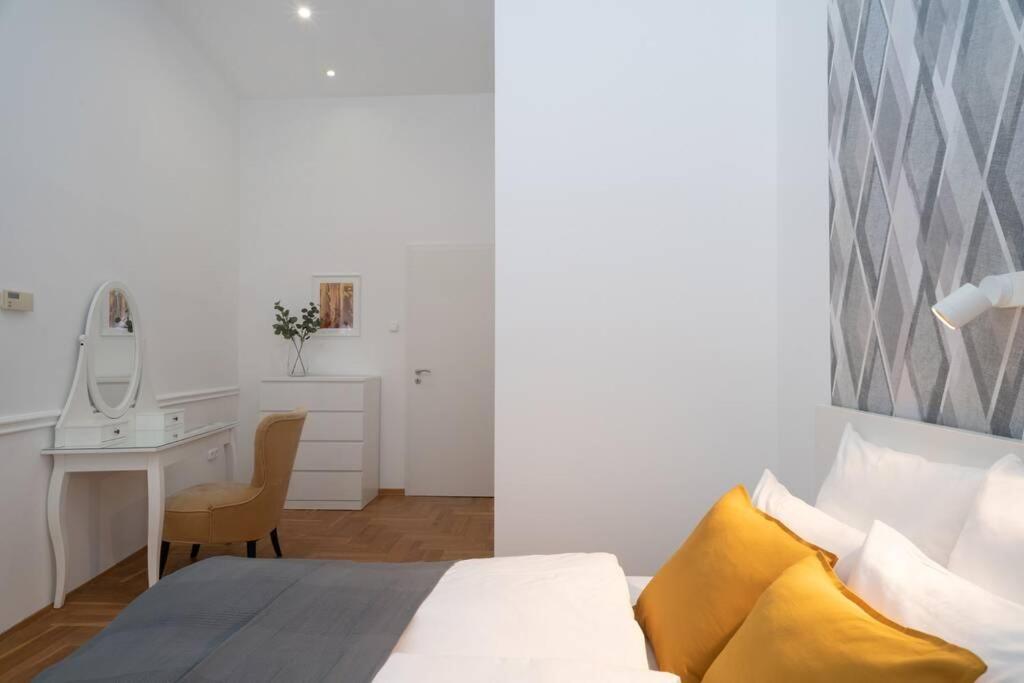 Best Located, 150 M2 5 Bedrooms Apt., Βουδαπέστη Εξωτερικό φωτογραφία