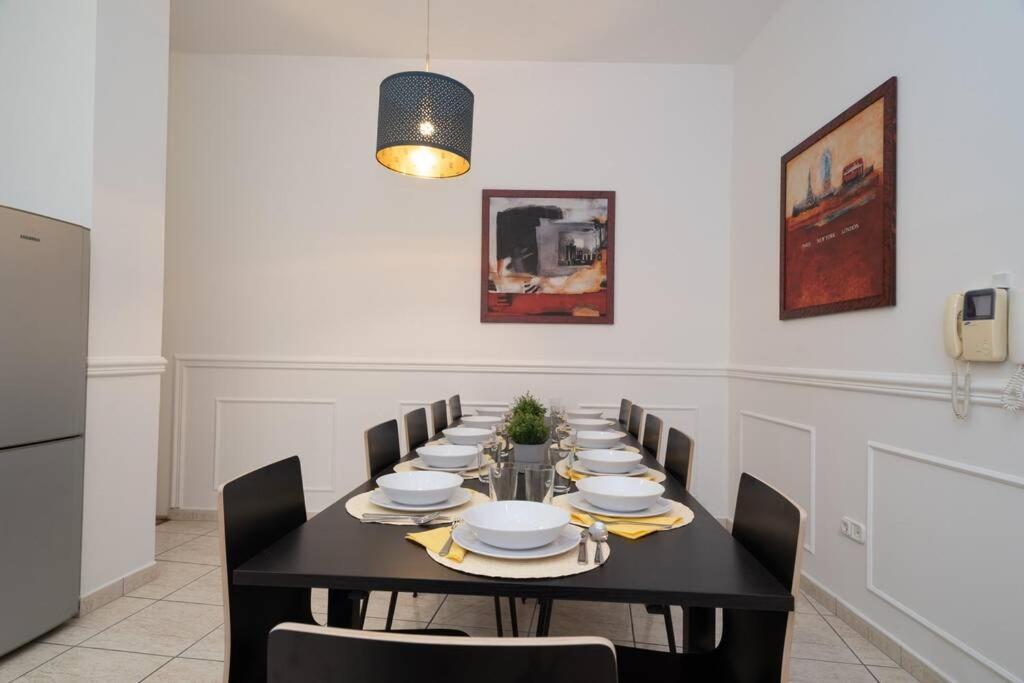 Best Located, 150 M2 5 Bedrooms Apt., Βουδαπέστη Εξωτερικό φωτογραφία
