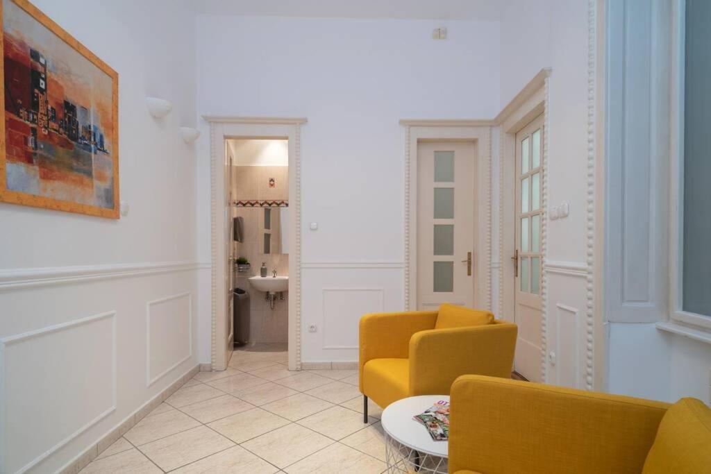 Best Located, 150 M2 5 Bedrooms Apt., Βουδαπέστη Εξωτερικό φωτογραφία