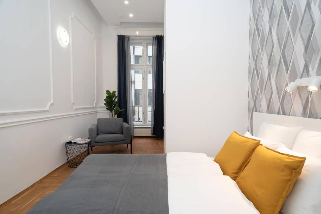 Best Located, 150 M2 5 Bedrooms Apt., Βουδαπέστη Εξωτερικό φωτογραφία